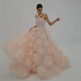 Abito da ballo con fiori in tulle fatti a mano unici, abiti da sera lunghi con scollo all'americana, abiti da festa rosa chiaro,